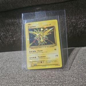 Zapdos Pokémon Card